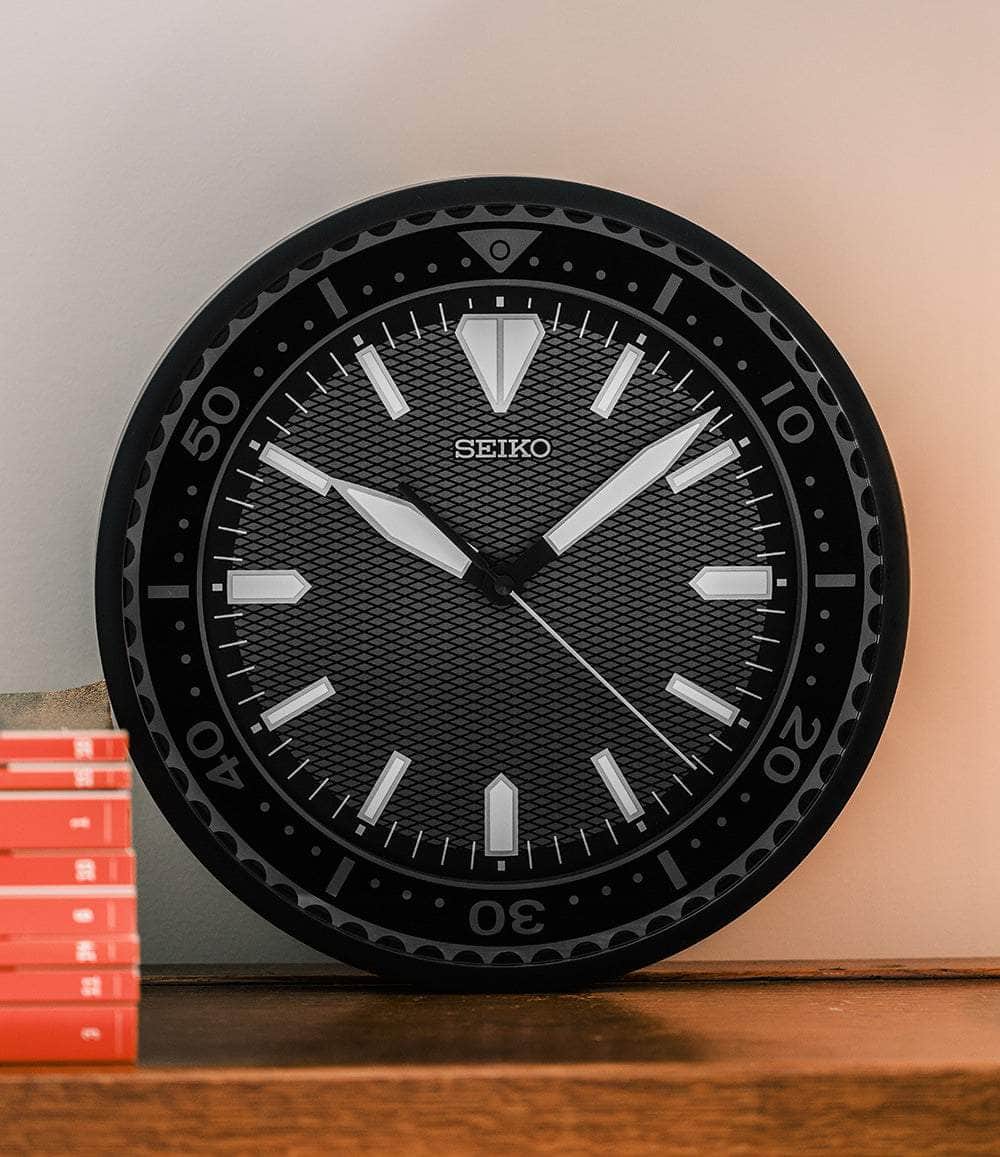 Seiko Clock Black 12